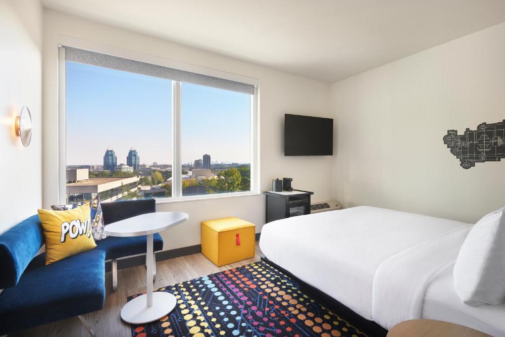 King Room with City View interior
